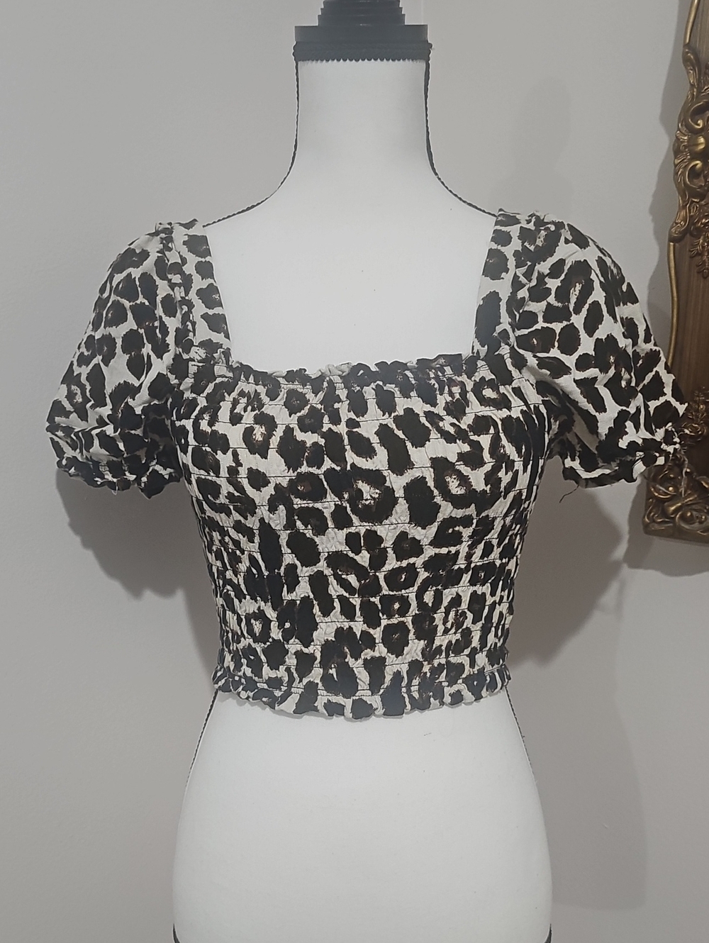 Black & White Leopard Smocked Puff Sleeve Crop Top